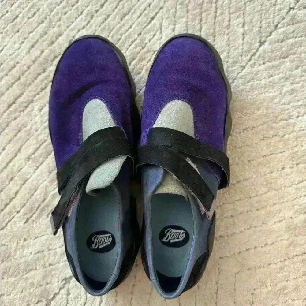 BOOTS shoes size 37